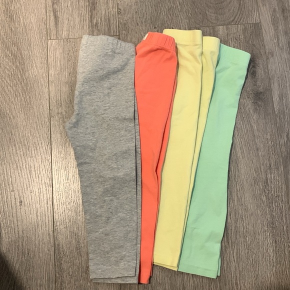 4 Pairs Leggings sz 2 good condition - Picture 2 of 3